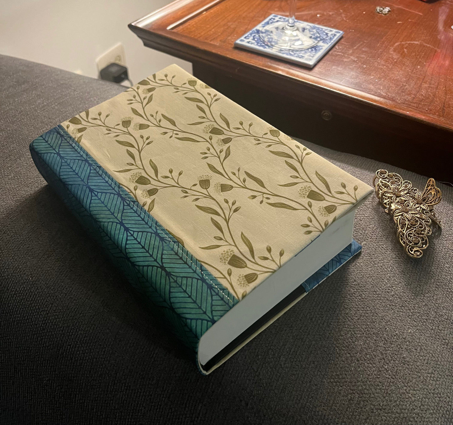 Adjustable Book Cover - 9.25 inch tall - in Leaves and Vines