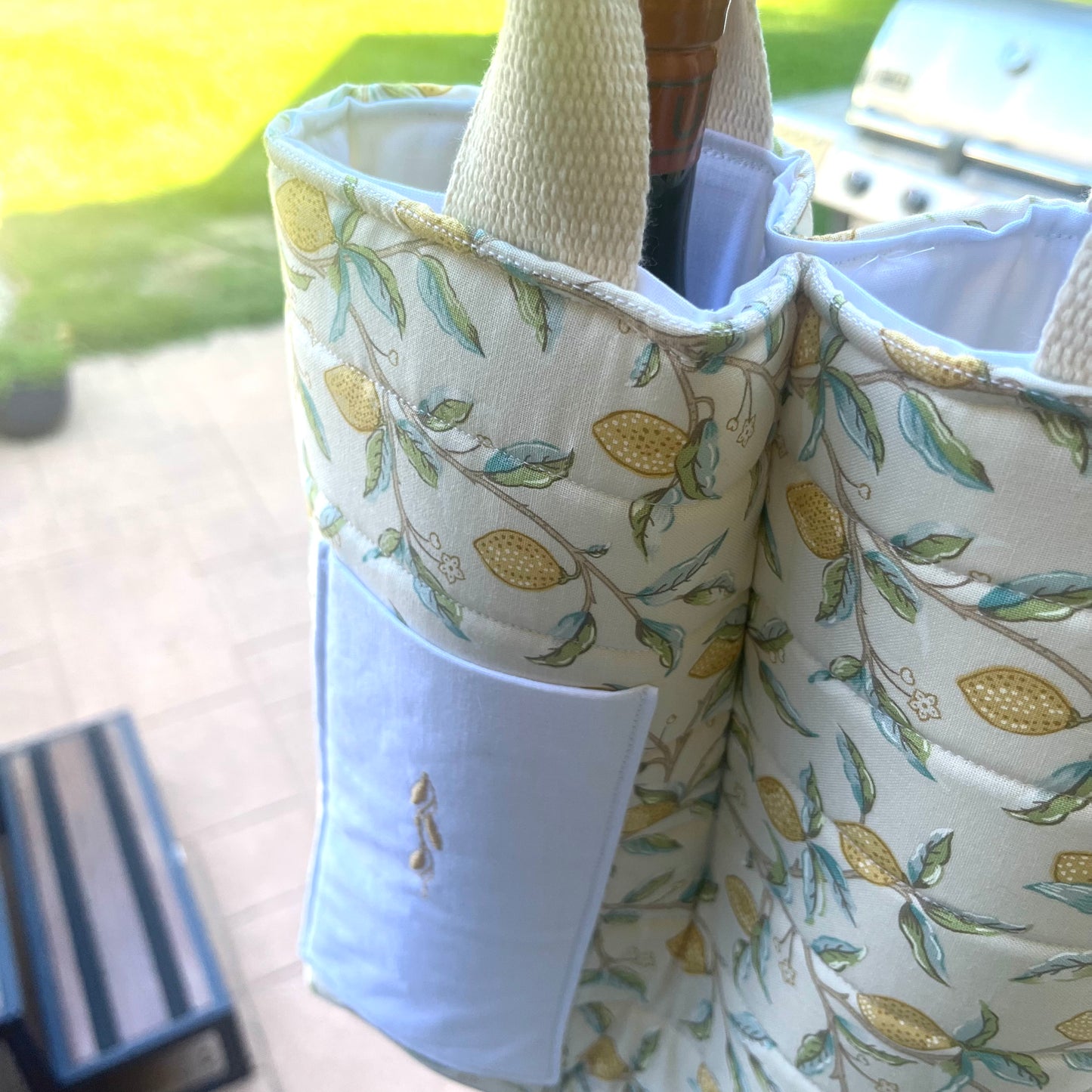 Double Wine Tote - in Lovely Lemons