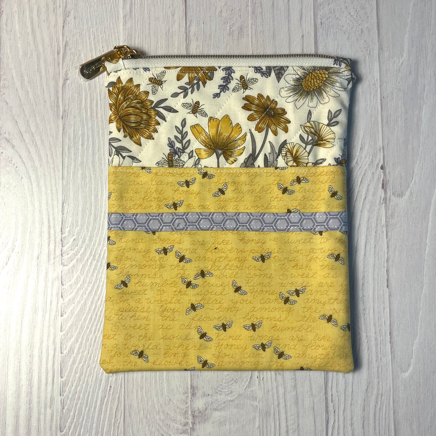Kindle Sleeve - Bees in the Lavender (slim light yellow version)
