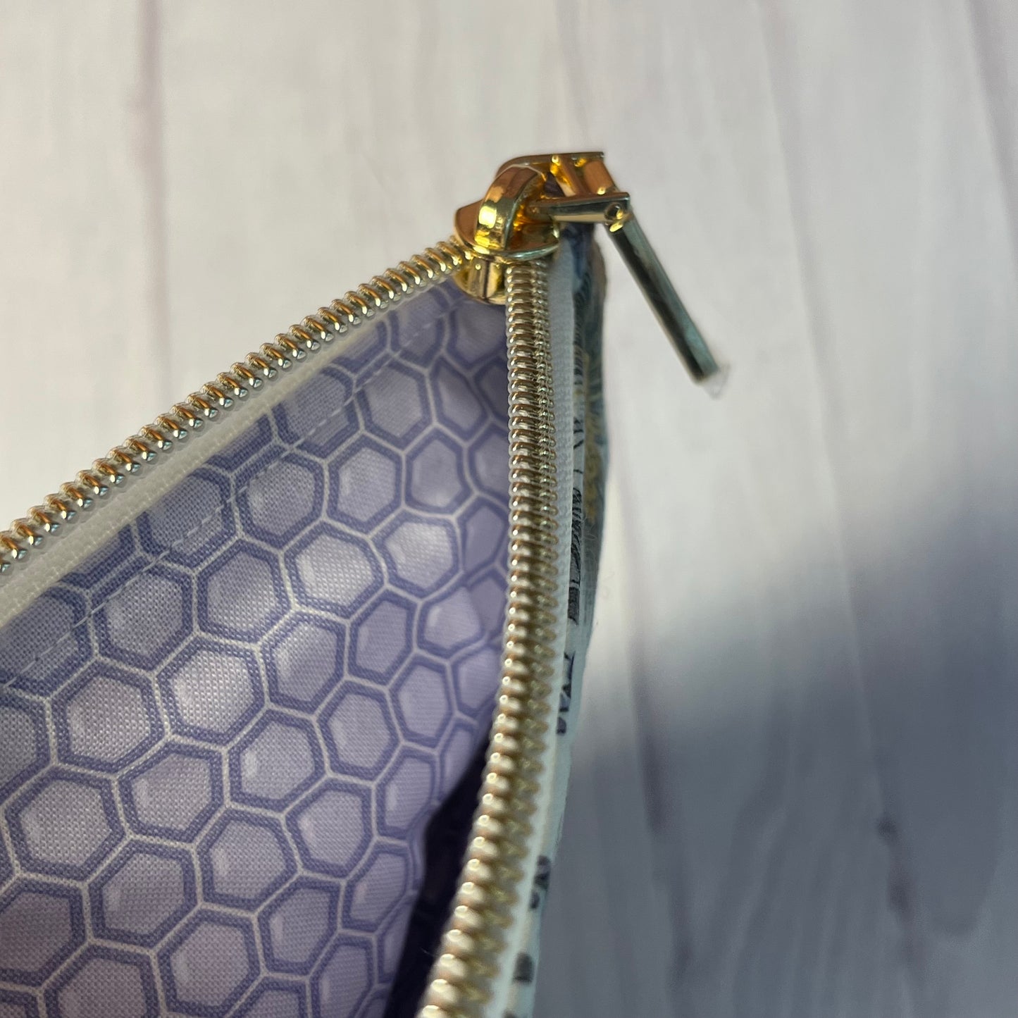 Kindle Sleeve - Bees in the Lavender (slim light yellow version)