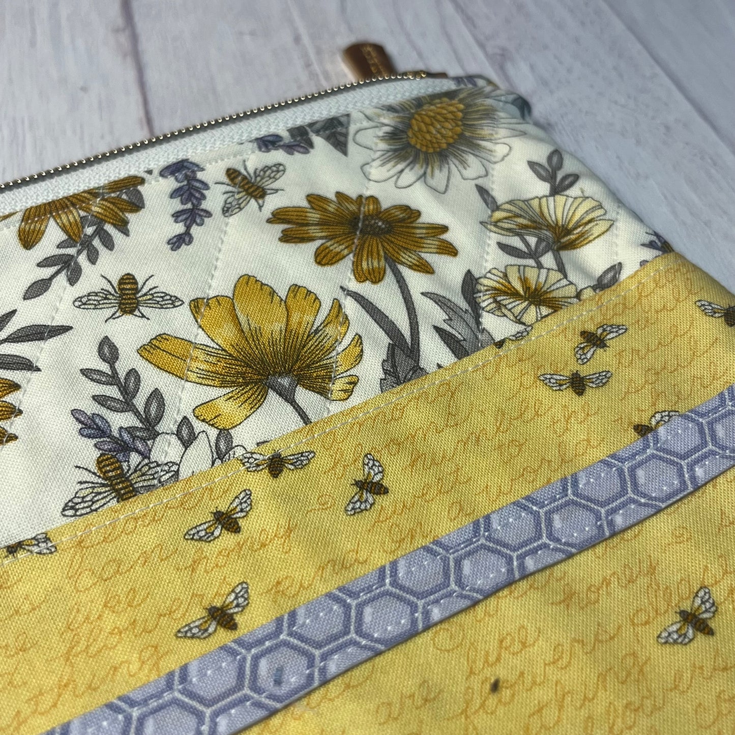 Kindle Sleeve - Bees in the Lavender (slim light yellow version)