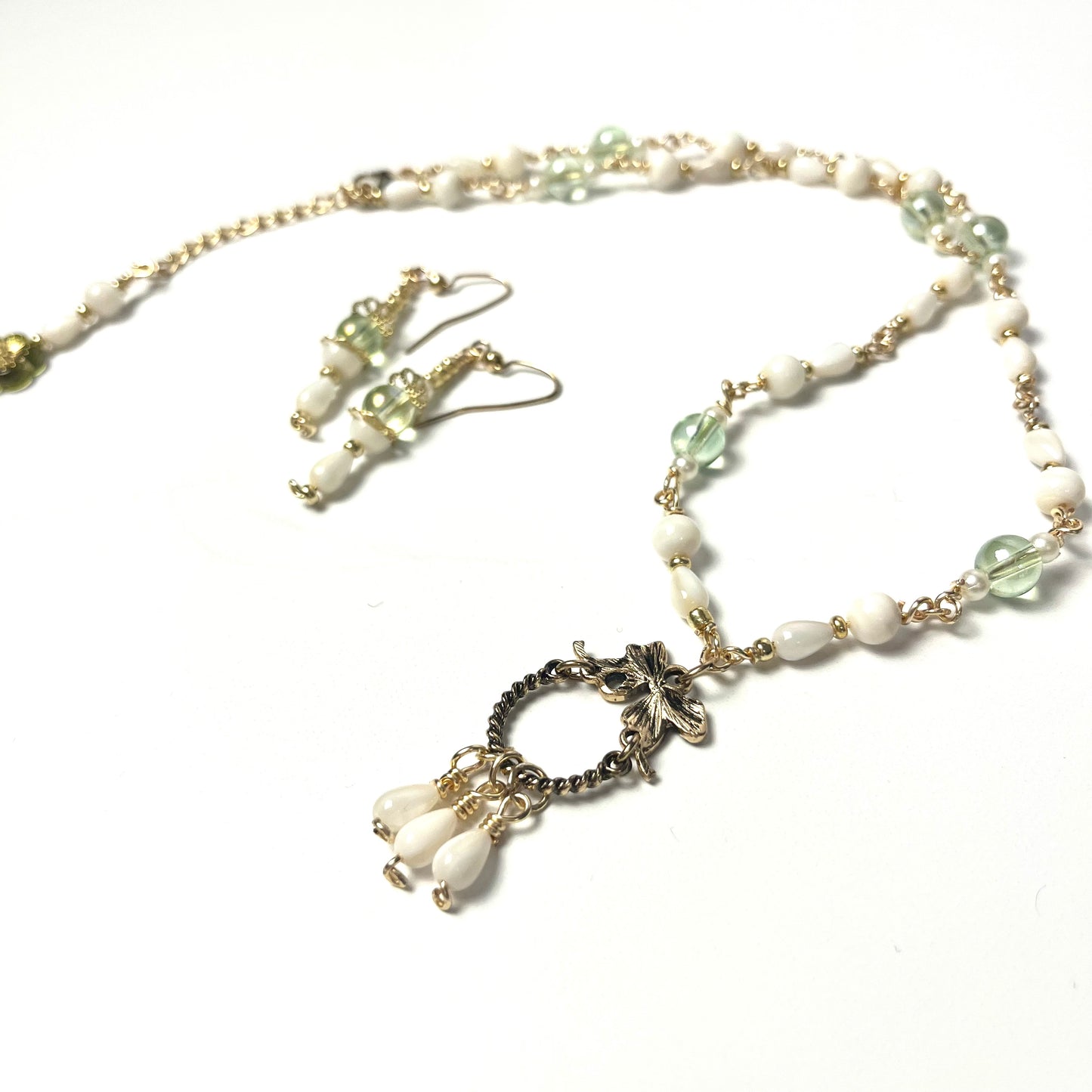 Anne Boleyn Green and Seashell Necklace and Earring set