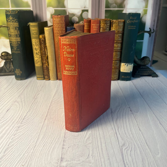 Notre Dame – Victor Hugo (Hardcover, T. Nelson &amp; Sons, c. 1920s–1930s)